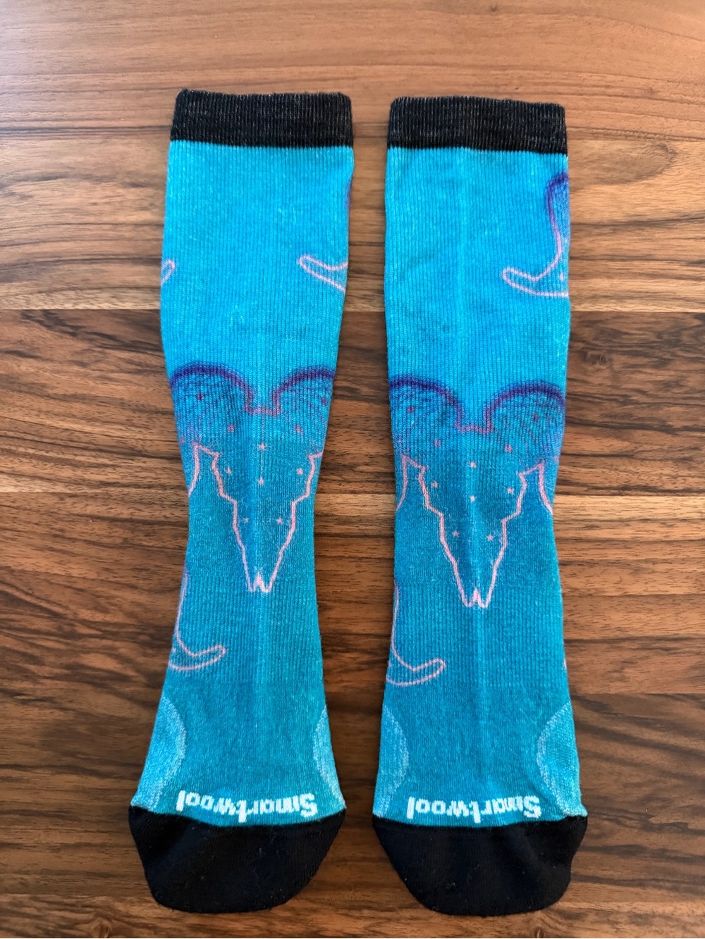 Smartwool Women’s Teal and Black Graphic Crew Socks